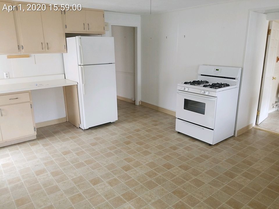 Large Kitchen with gas stove