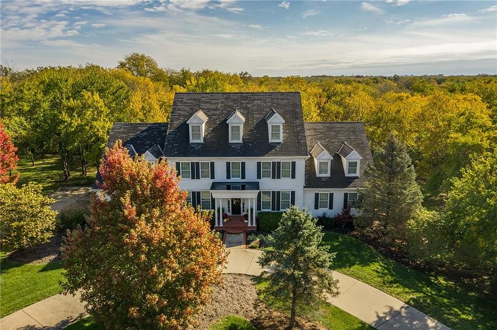18341 Canterbury Ct, Stilwell, KS 66085 | Zillow