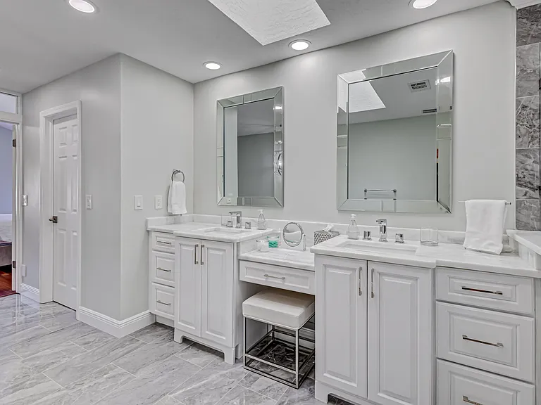 17 Selby Ln — Photo 44
