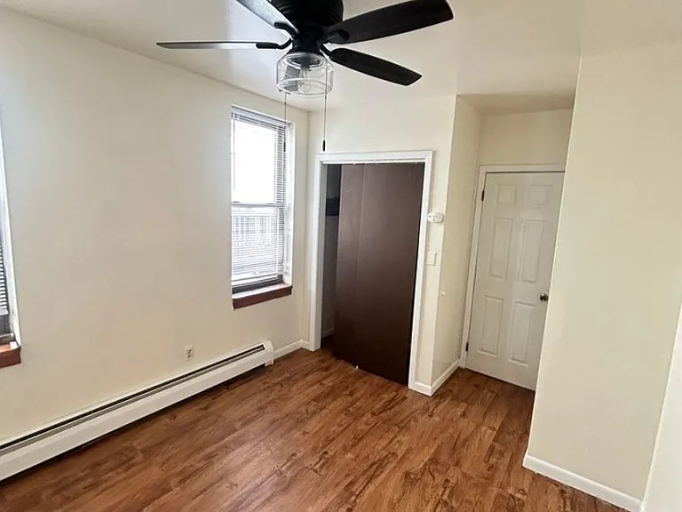 41 E 21st St #4 — Photo 5