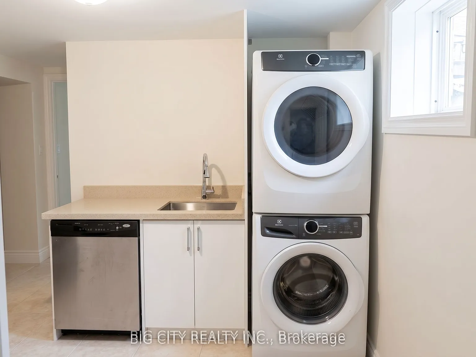 2 bed, $1,800 — Photo 4