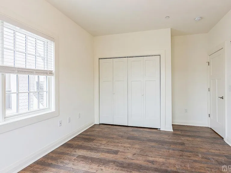 361 Main St #202 — Photo 15