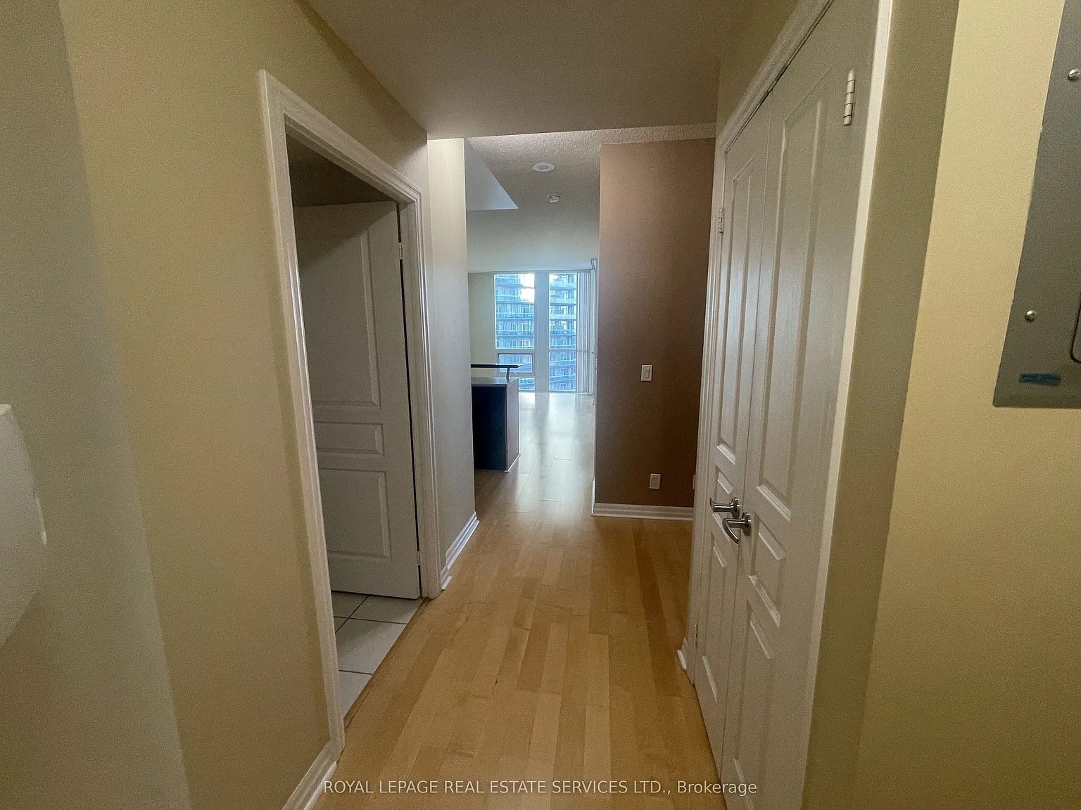 3939 Duke Of York Blvd — Photo 4