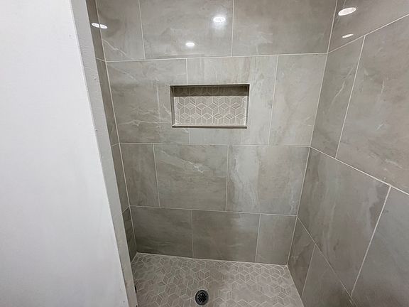 4th image of 2301 Scott St #12