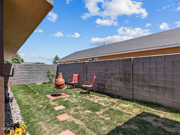 1061 W Morse Ave — Photo 12