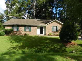 303 Bluebell Ave, Summerville, SC 29483