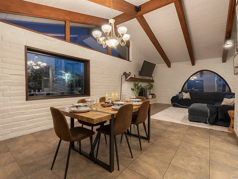 Palos Verdes Dr — Photo 15