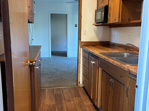 4th image of 1045 SE Clarey Ave #Adu