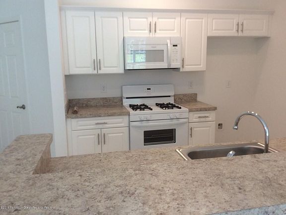 4th image of 117 Sophee Ln