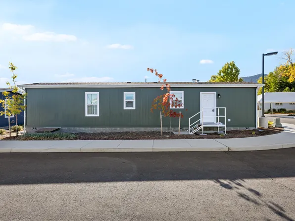 460 Arnos St #45, Talent, OR 97540