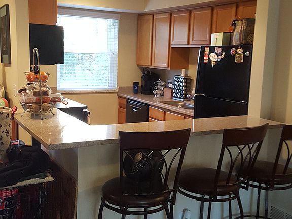 Breakfast bar/kitchen