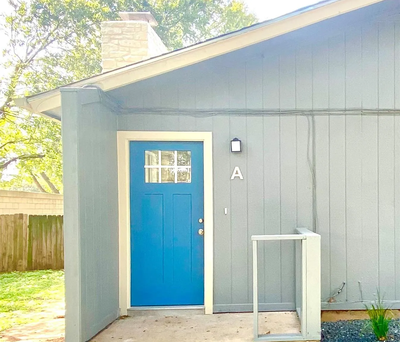 3 bed, 2.0 bath, 1044 sqft, $1,700 — Photo 2