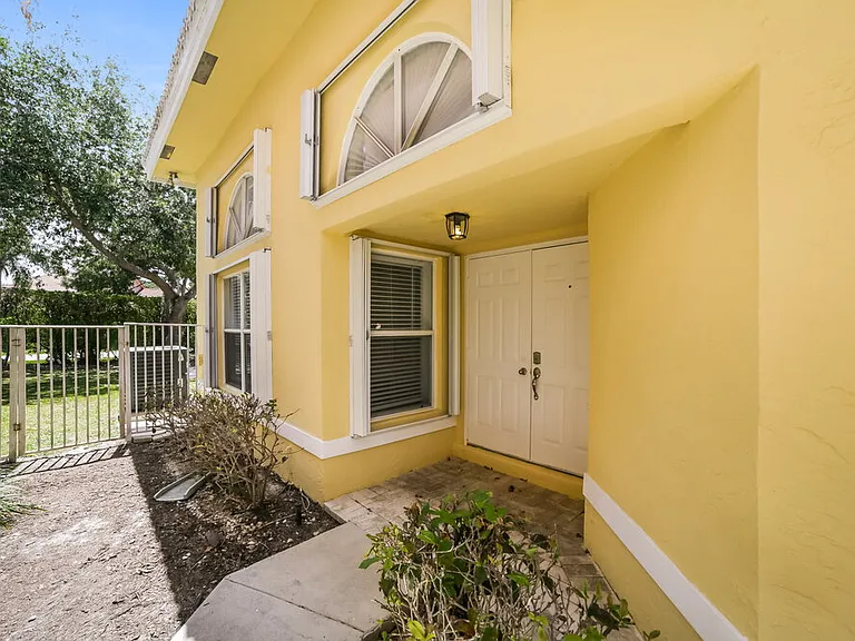 7770 Highlands Cir — Photo 3