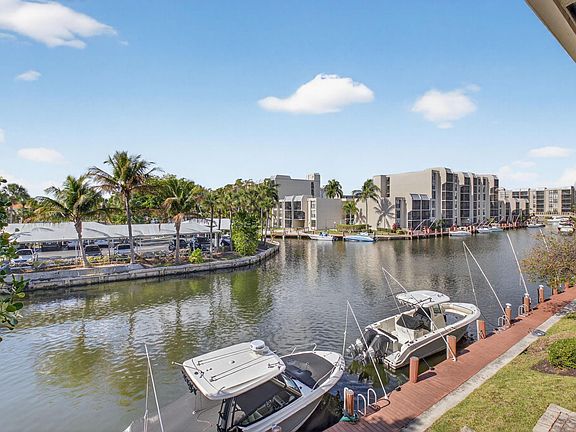 3rd image of 23 Royal Palm Way #18