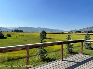 450 & 452 Blue Lake Cir, Alpine, WY 83128