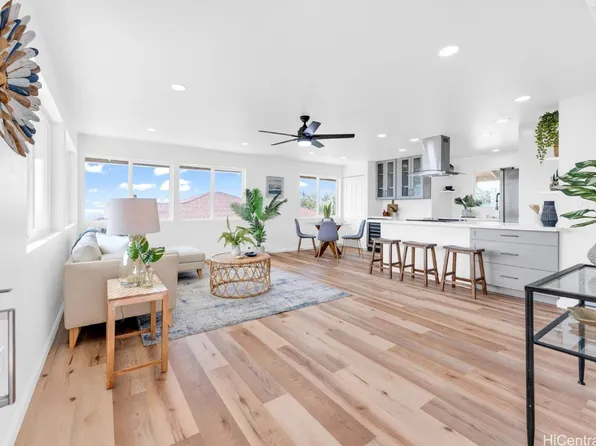 1861 Kualono St, Honolulu, HI 96817