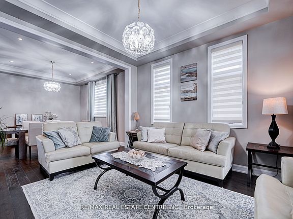 4th image of 438 N Park Blvd