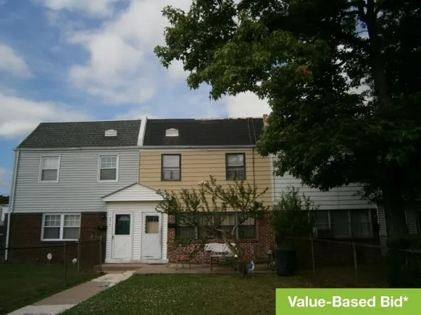 2417 Airacobra St, Levittown, PA 19057