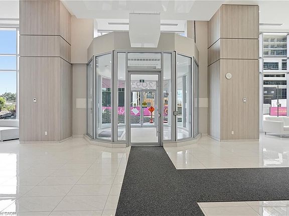 3rd image of 2093 Fairview St #2004