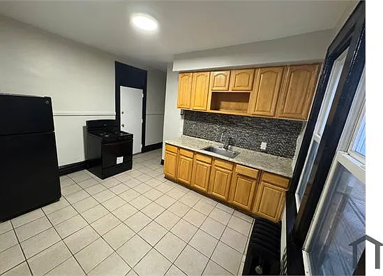 81 Montgomery St #83 — Photo 1