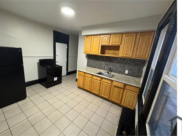 81 Montgomery St #83