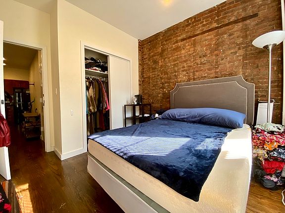 5th image of 1433 Bedford Ave APT 2