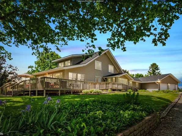 1755 340th St, Melbourne, IA 50162