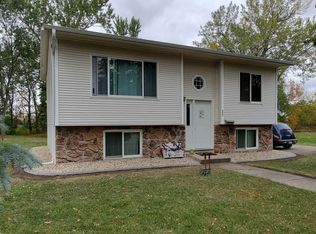 521 E 9th St UNIT 1, Morris, MN 56267