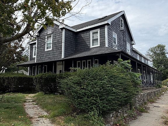 2nd image of 847 Pearl St