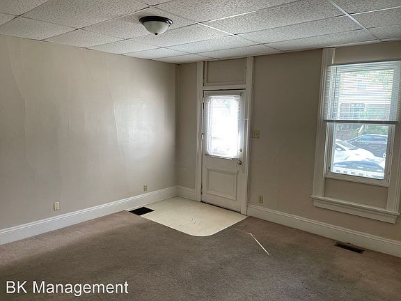 3rd image of 909 N 10th St #11510253