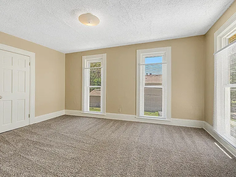 1302 Huestis Ave #2 — Photo 7