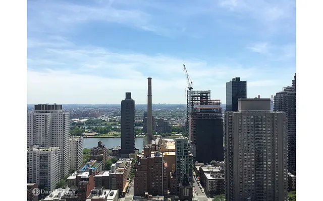 Rented by Douglas Elliman | media 16