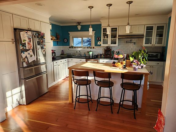 Kitchen island stools included