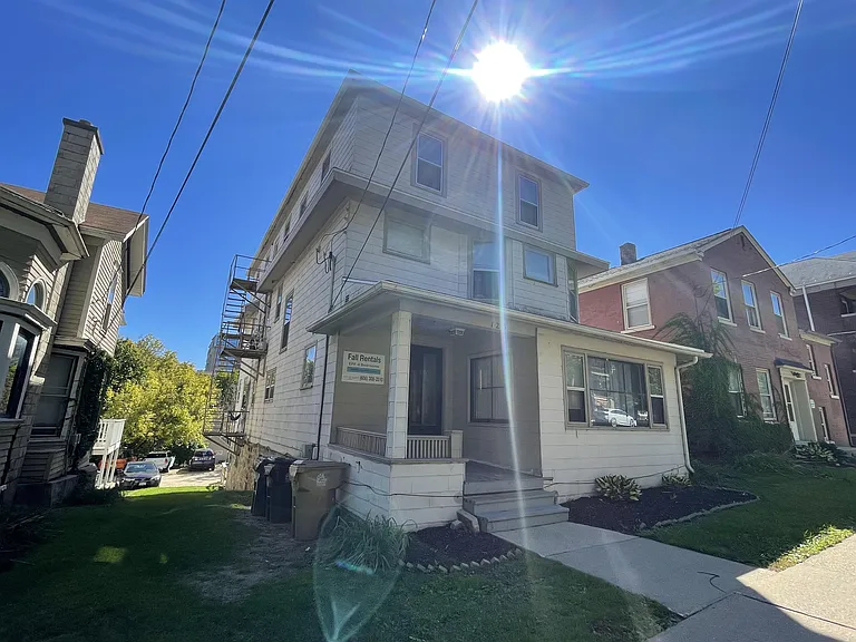 125 E Gorham St #1 — Photo 2