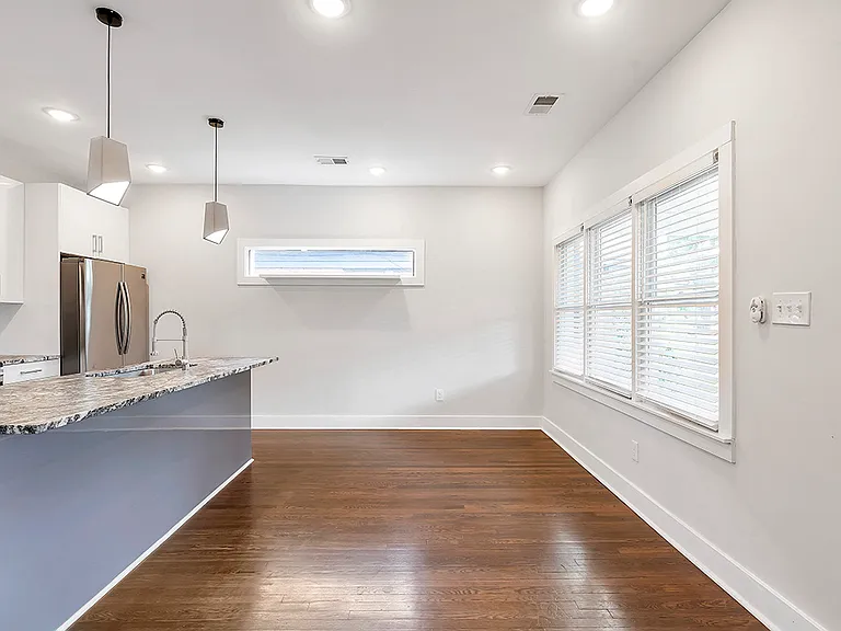 1364 Donnelly Ave SW — Photo 9