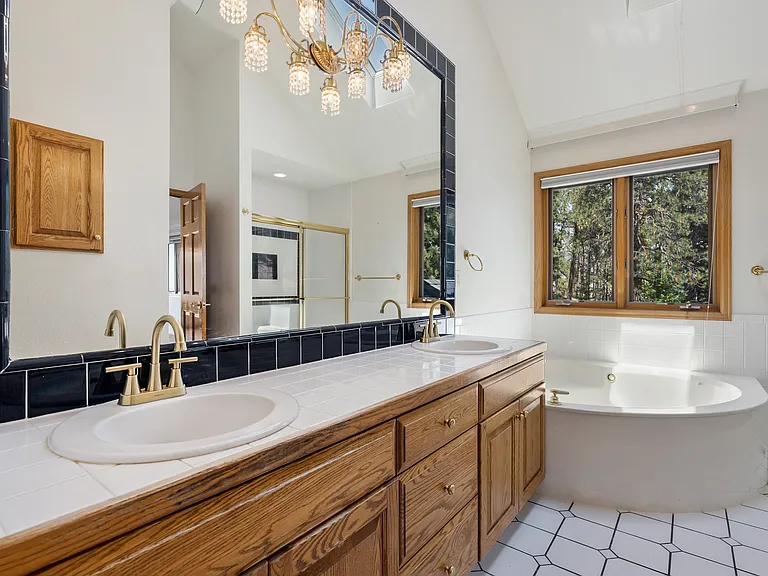 1281 Peakview Cir — Photo 28