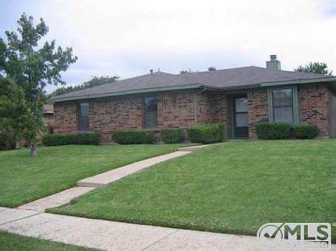 1st image of 1765 Canterbury Ln