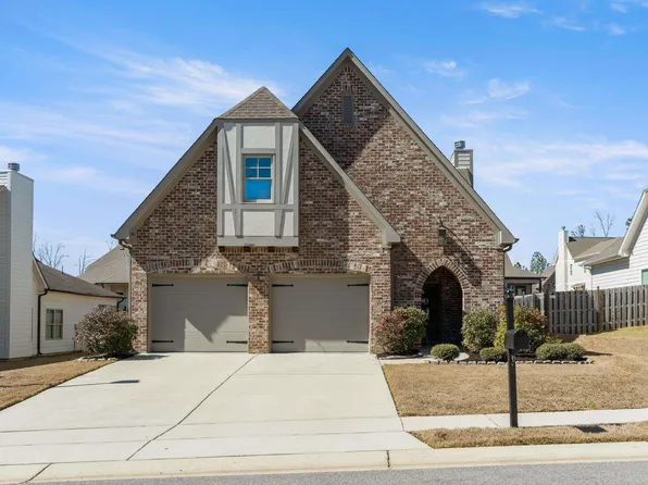 1104 Garnet Dr, Calera, AL 35040