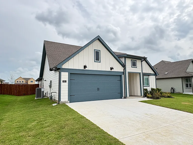 811 Orchid Way — Photo 2