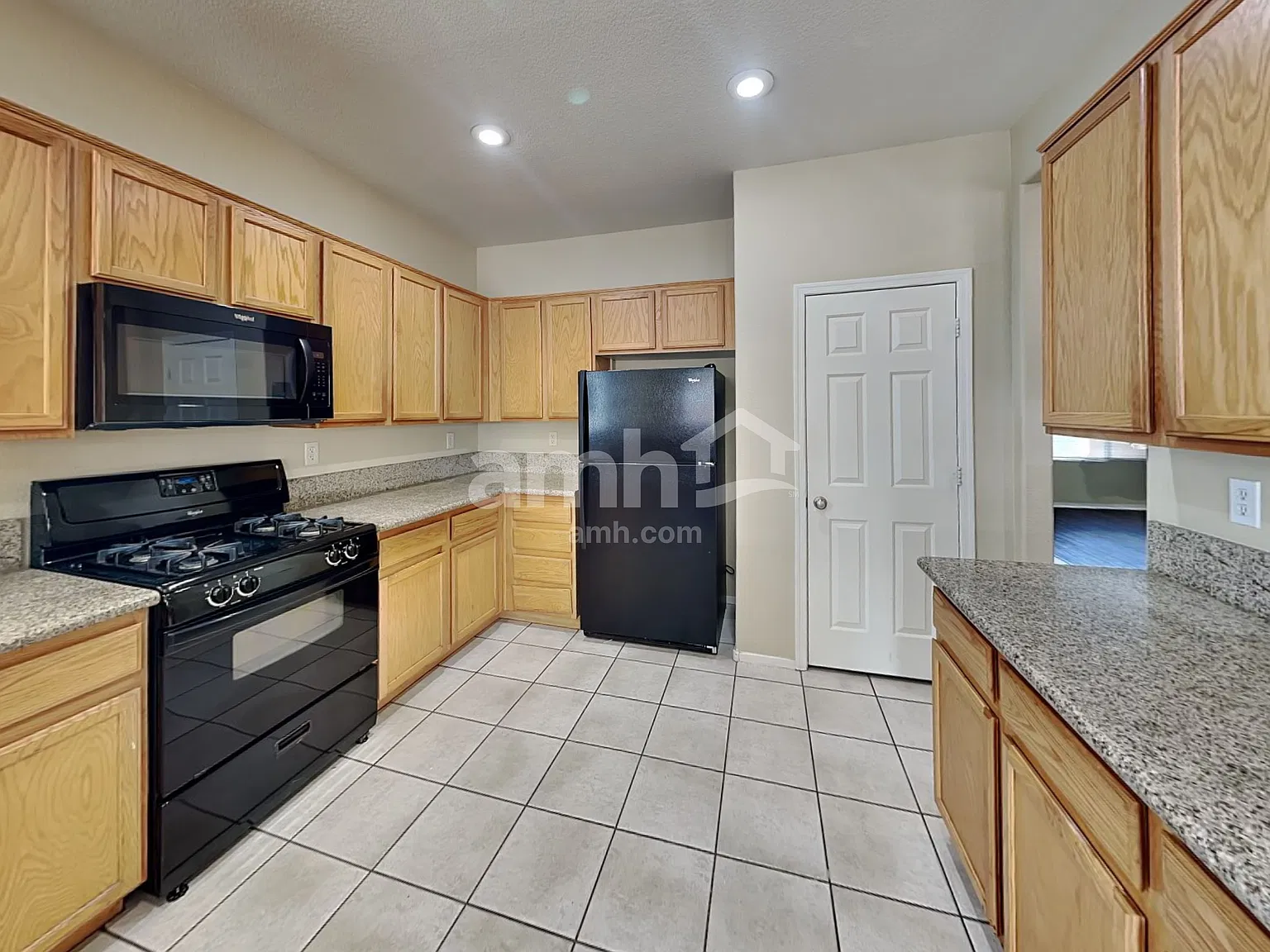 5 bed, 3.0 bath, 2879 sqft, $2,970 — Photo 3