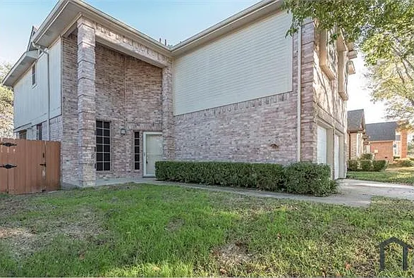 4 bed, 1917 sqft, $2,550 — Photo 2