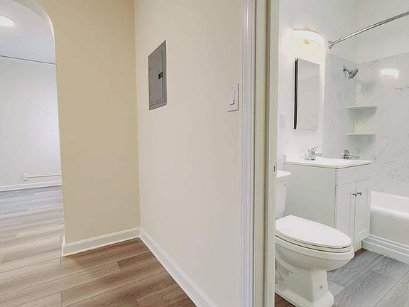 4th image of 2128-2130 Market St #12