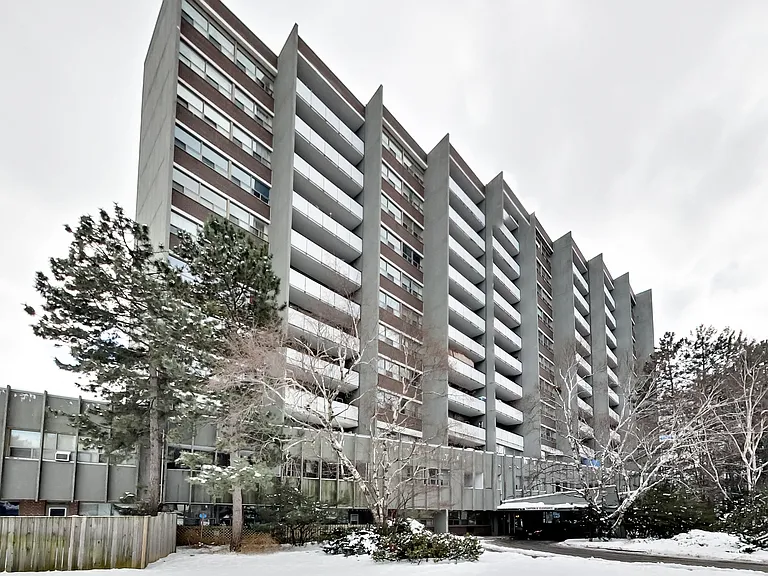 6000 Bathurst St — Photo 15