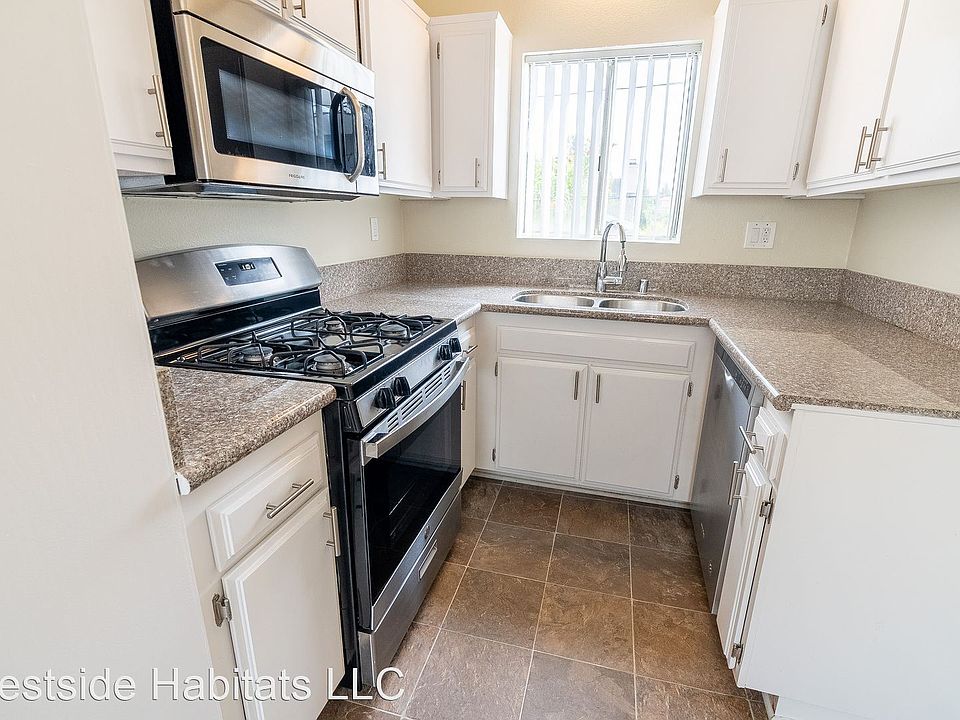 1st image of 4406 Cahuenga Blvd APT 204
