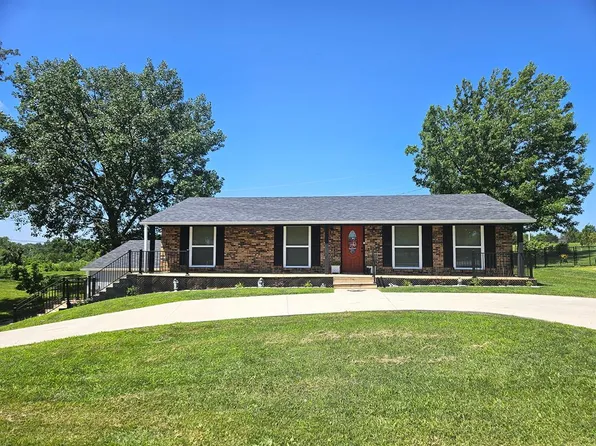 205 Saint Francis St, Macon, MO 63552