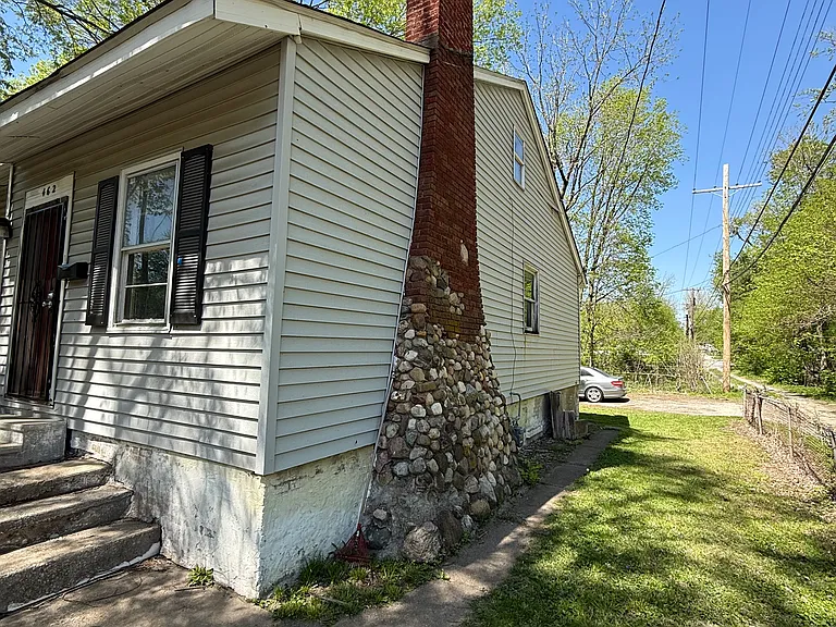 462 W Leafland Ave — Photo 2