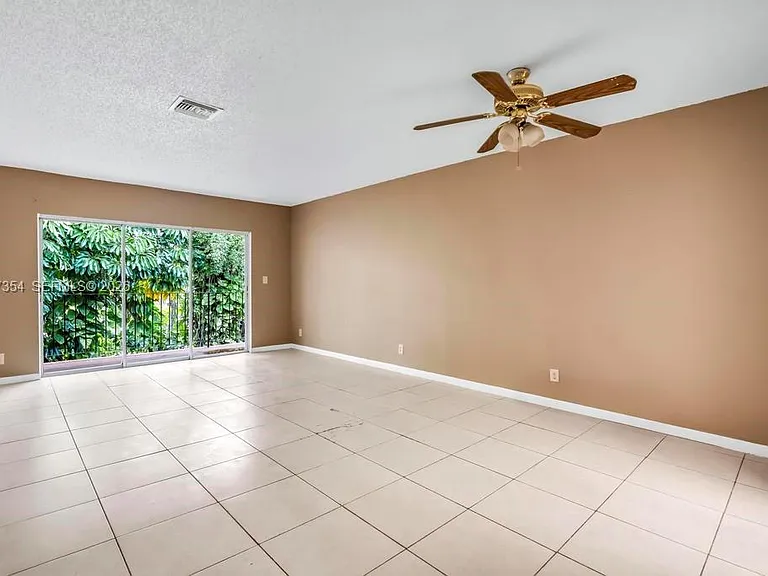3100 Coral Springs Dr #2H — Photo 3