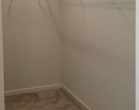 4th image of 610 Country Ridge Dr