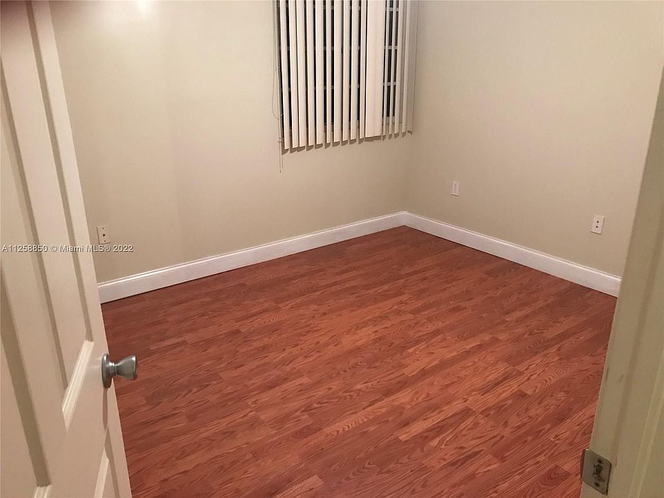 1st image of 2945 NE 185th St APT 1404