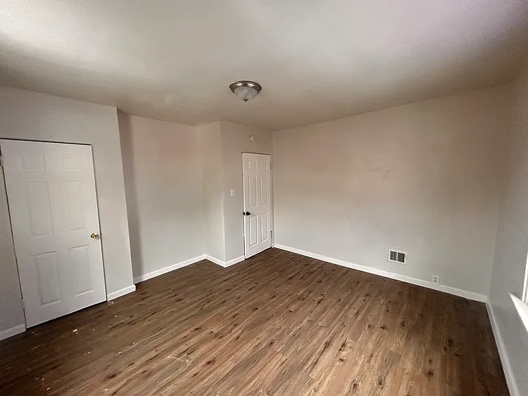 268 Seneca St — Photo 9
